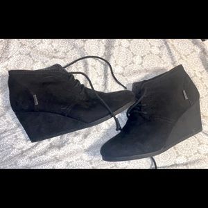 Size 8.5 black Wedges